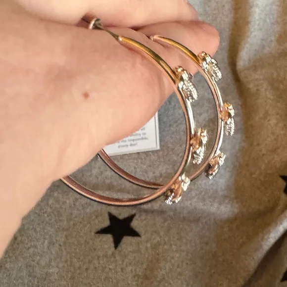 Joan Rivers Classics Collection Triple Bee Silver Hoop Earrings (NIB) 🐝 - Picture 8 of 13